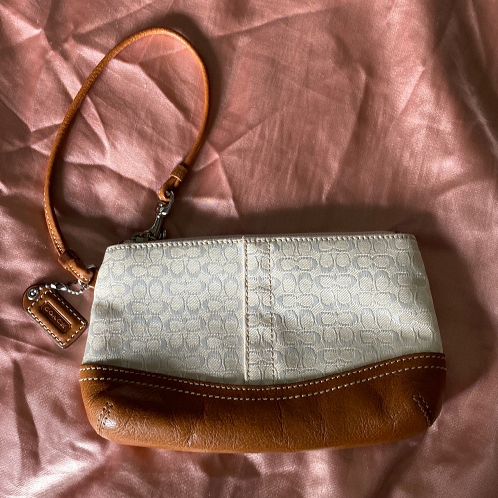 EUC COACH WRISTLET